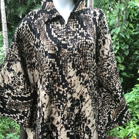 Vintage st John cape in animal print - Picture 4 of 7
